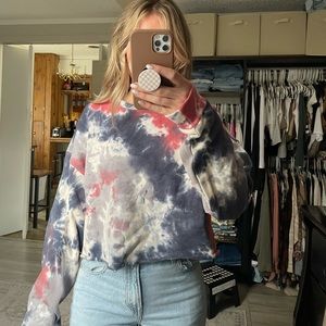 Pink lily tie dye pullover NWOT